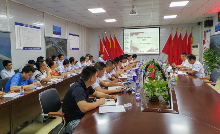 �����е���ݸ������Ž�ѧ�������������м�ʹ�����������ר�⵳�� (2).jpg