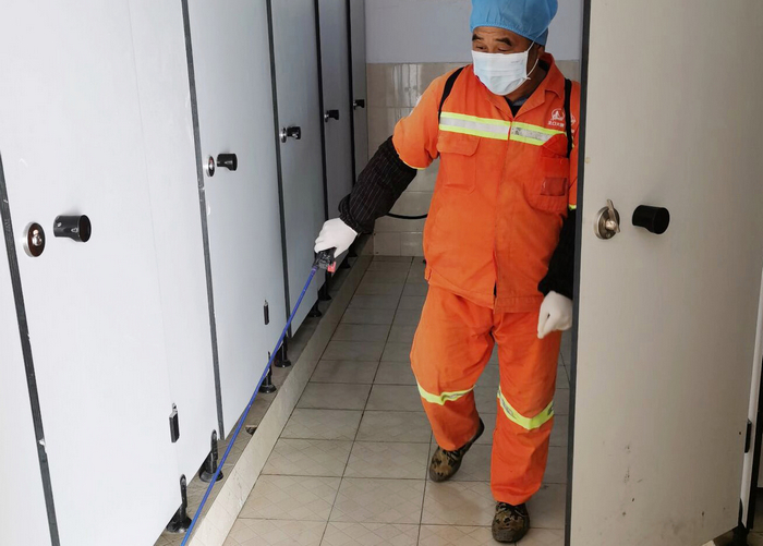 1d8e145ba7feaf2a2f4b2c10abf9115f ÏîĿפµØÅçÈ÷Ïû¶¾Ë®.jpg