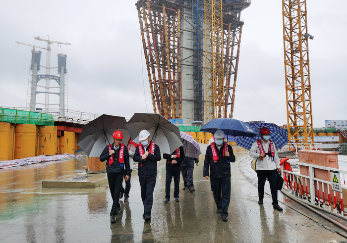 9c72627bdb6a5a3de05b664e83989d30 由瑞凯到深中通道项目开展清静检查并慰问建设者 (1).jpg