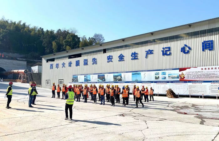 c6c54c5f9cd08bbe4a43c963f8d60a0b 1.jpg