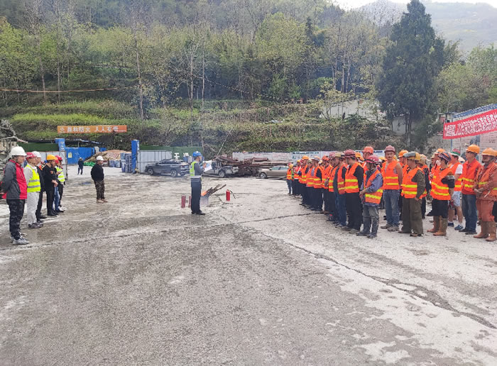 80a27dba8c7bc043ff54f1bffe242217 100.jpg