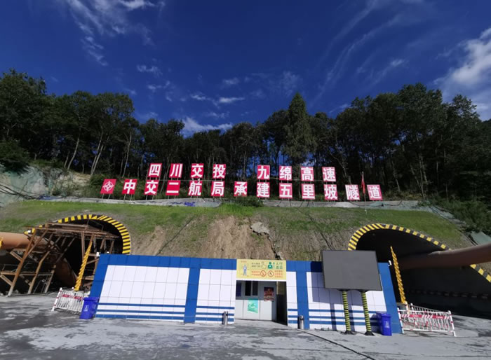 a8379a986fd5ad6eccb529e98c573300 2.jpg