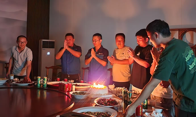 7593fb40a4cbb8b6c6bf5358976a9770 3.jpg