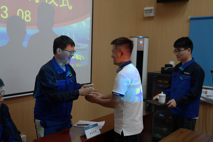 cf66d384c9f725d6ae5bb3dd1baed1f6 2.jpg