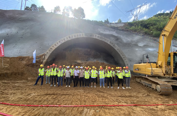 fb5b741527e06d86c3753a73670a73b0 1.jpg