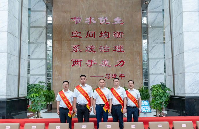 f053884171655a4aa1f060610d1e3f3e 3.jpg