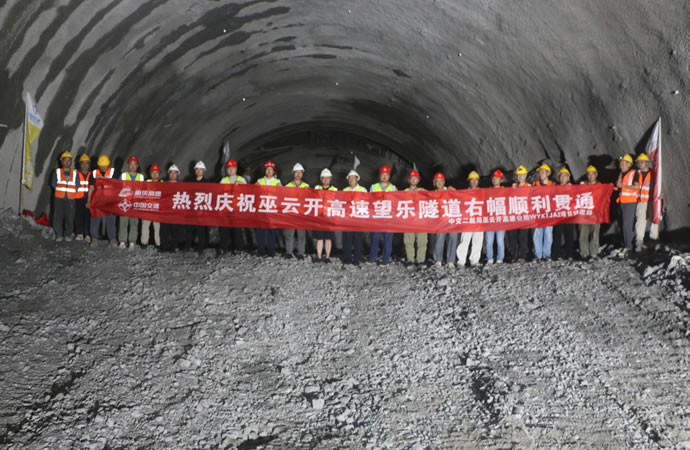 02ce0fb50b42f549e5b0a4b26be85aa0 2.jpg