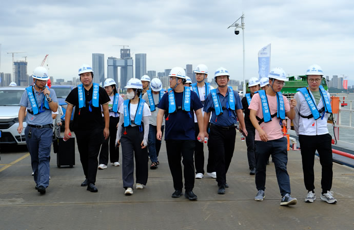 8cd581bffd4927229712619e9e803a89 2.jpg