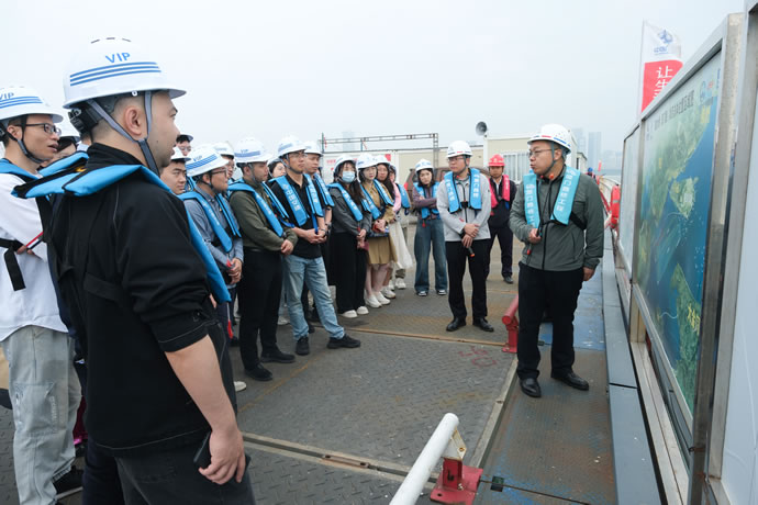 8f9ef12a98906658196544e9a1abb9f4 2.jpg