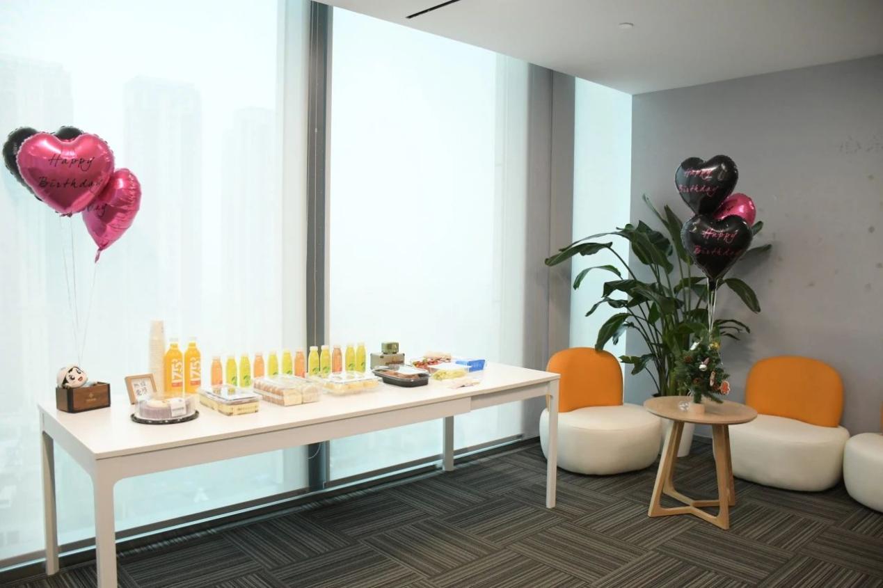 1742286812795 0216035612