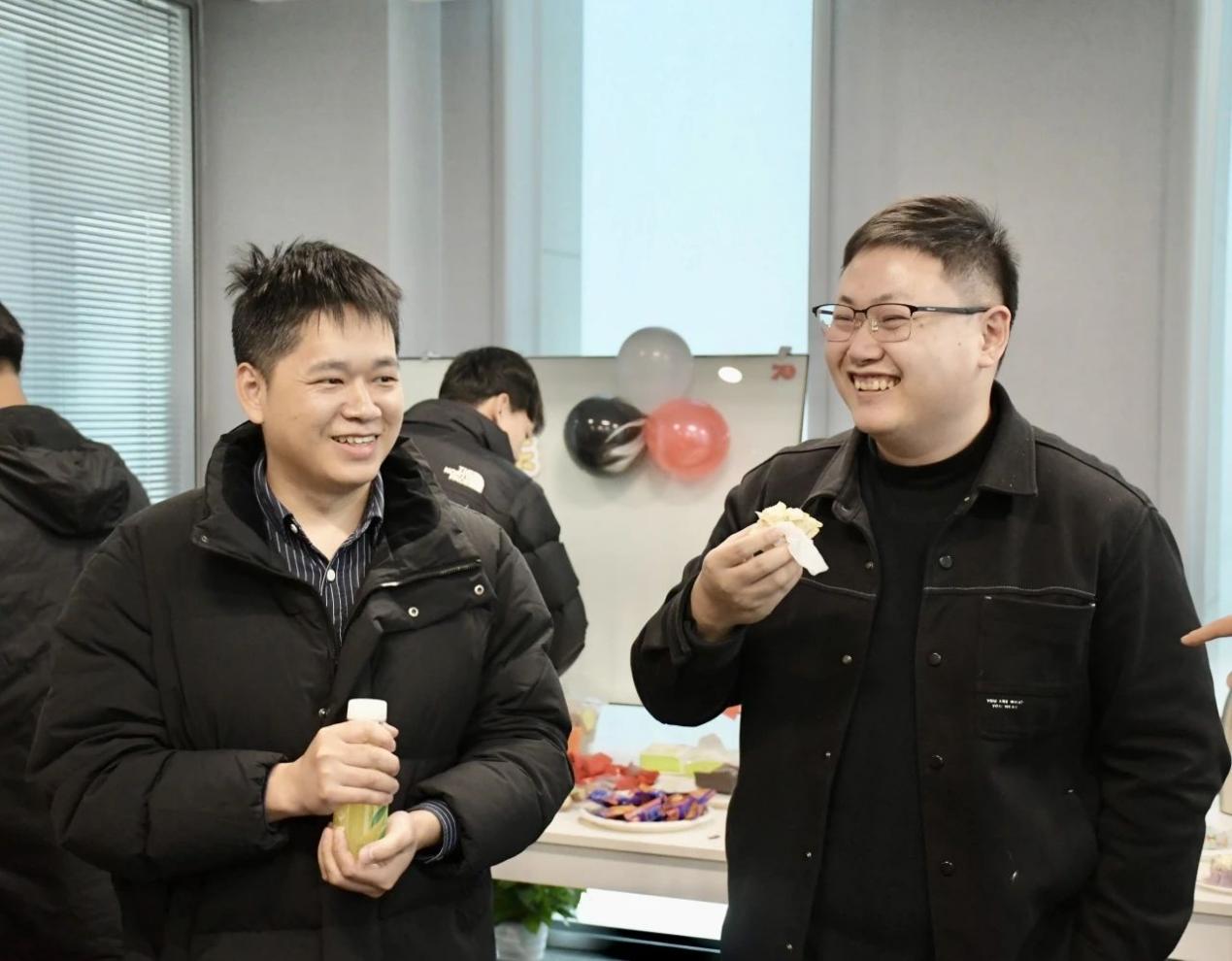 1742286971534 0216035639