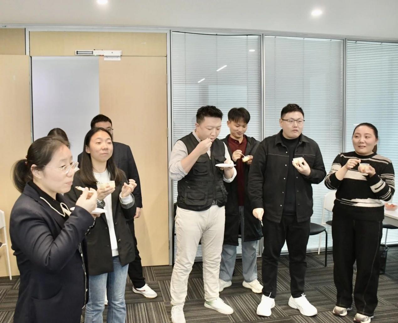 1742287005181 0216035641