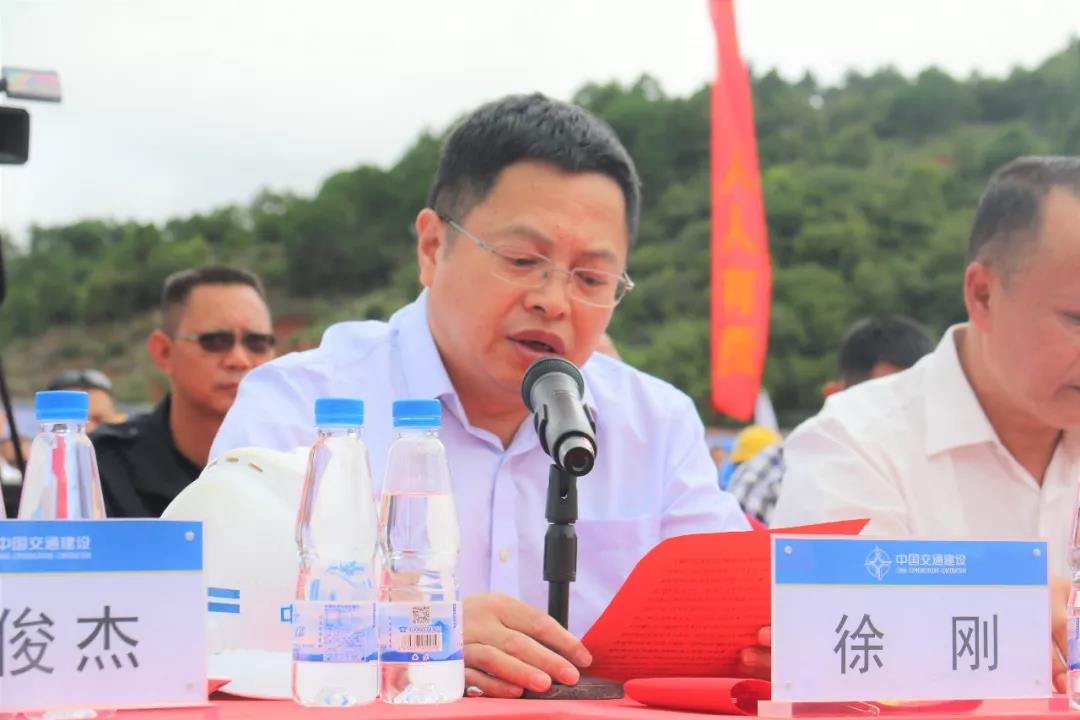 2a6cb355cf4d47477d82b3a746a87e20 14