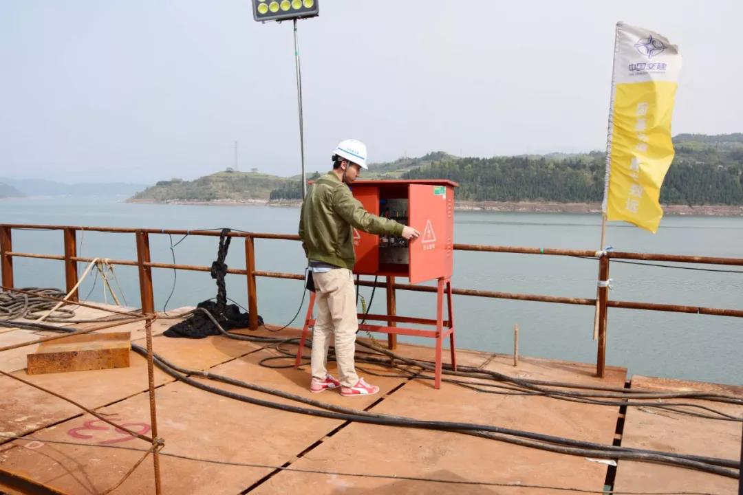 1e98a31dcba014b9e8b7078f3364ce36 3