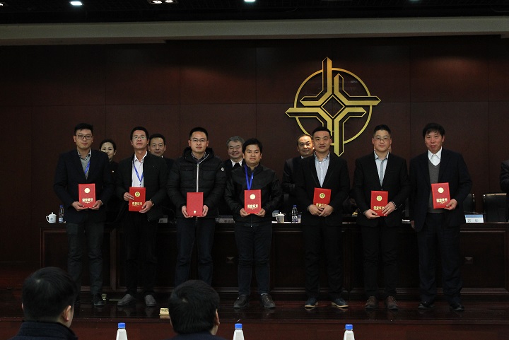 9 ͼΪ�����������Ƚ�����.jpg