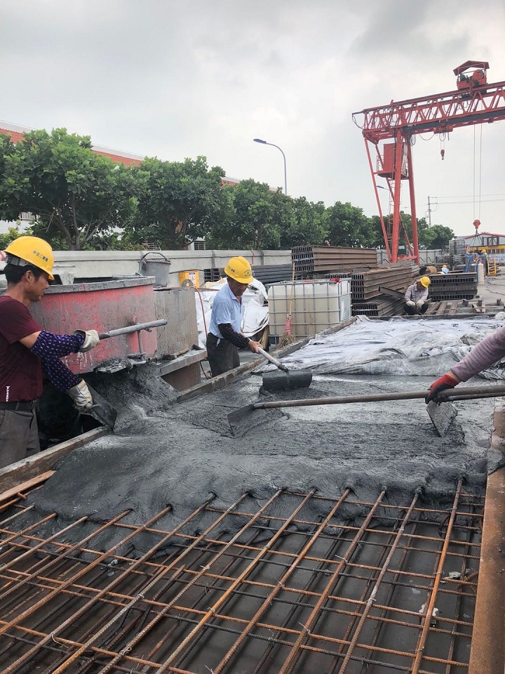 4423f3c433ba62eca8131fd11ca440a0 ¸£ÏÃÌú·UHPCÕ»ÇÅÃæ°åÔ¤ÖÆ.jpg